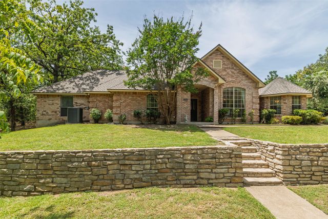 111 Florine Court, Hudson Oaks, TX 76087