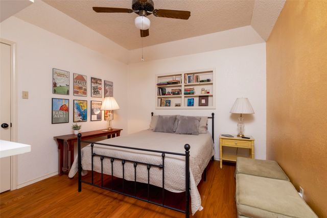 111 Florine Court, Hudson Oaks, TX 76087