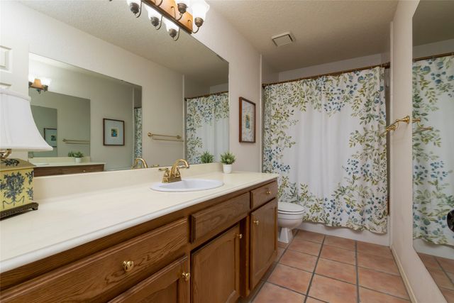 111 Florine Court, Hudson Oaks, TX 76087