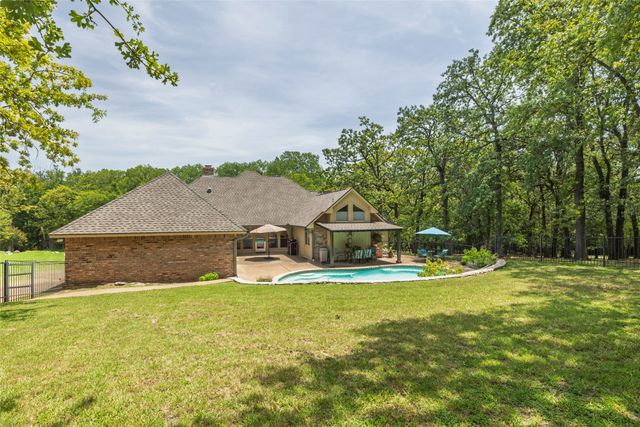 111 Florine Court, Hudson Oaks, TX 76087