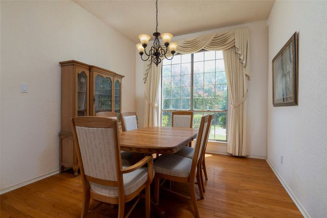 111 Florine Court, Hudson Oaks, TX 76087