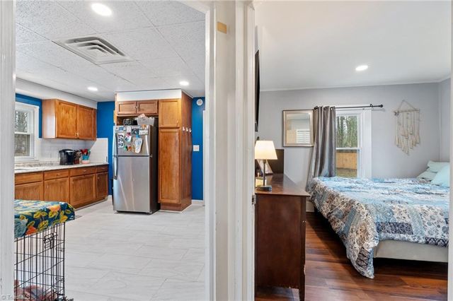 4015 Pleasant Garden Road, Greensboro, NC 27406