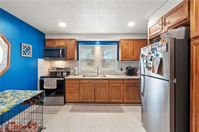 4015 Pleasant Garden Road, Greensboro, NC 27406