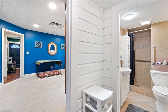 4015 Pleasant Garden Road, Greensboro, NC 27406