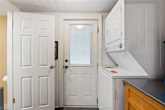 4015 Pleasant Garden Road, Greensboro, NC 27406