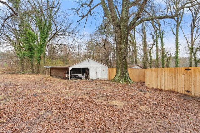 4015 Pleasant Garden Road, Greensboro, NC 27406