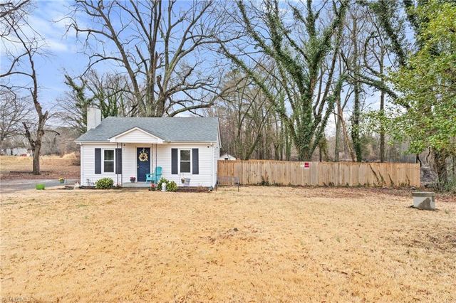 4015 Pleasant Garden Road, Greensboro, NC 27406