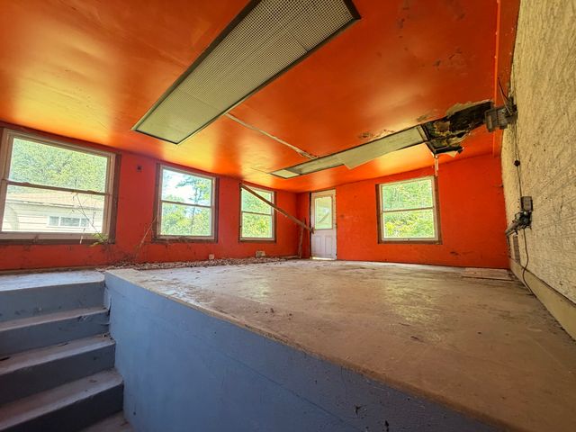 131 W 150TH Street, Harvey, IL 60426