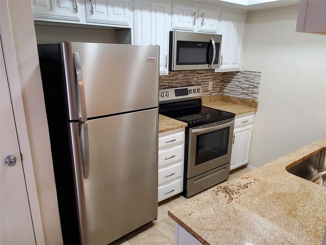 2902 Southern Cross Drive, Garland, TX 75044