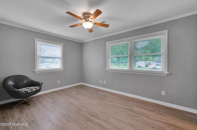 207 College Avenue, Washington, NC 27889