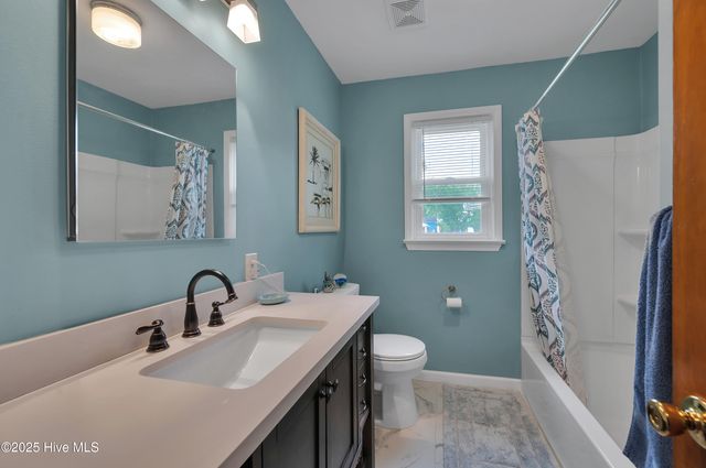 207 College Avenue, Washington, NC 27889