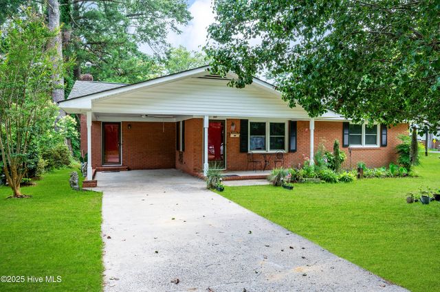 207 College Avenue, Washington, NC 27889