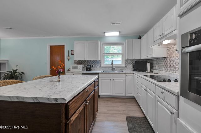 207 College Avenue, Washington, NC 27889