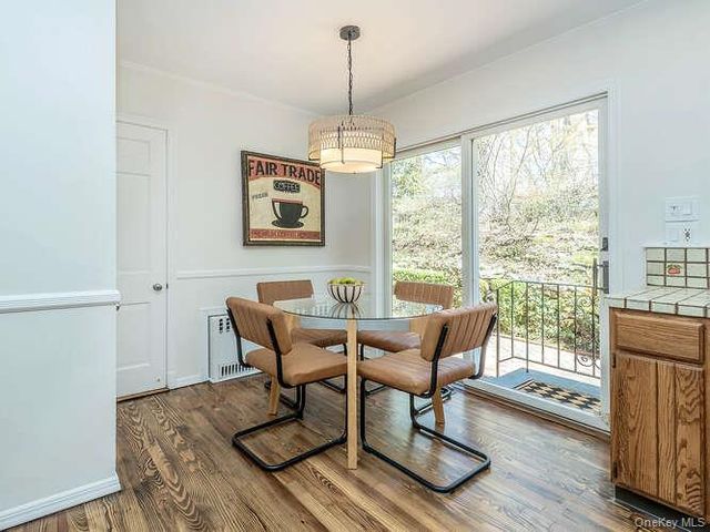 8 Chelsea Drive, Port Washington, NY 11050