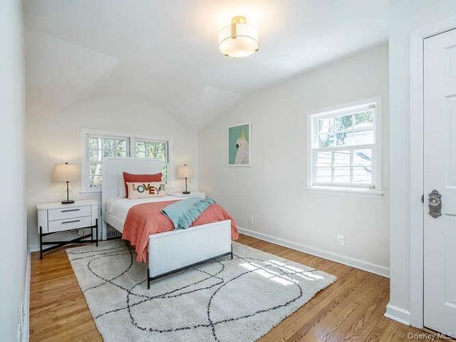 8 Chelsea Drive, Port Washington, NY 11050