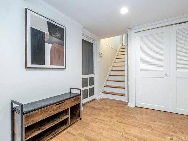 8 Chelsea Drive, Port Washington, NY 11050