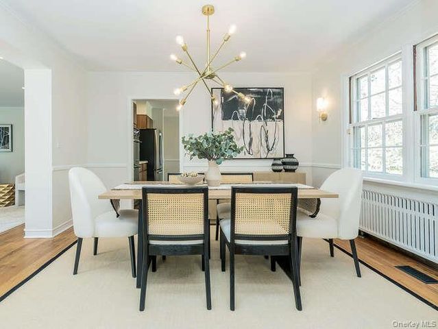 8 Chelsea Drive, Port Washington, NY 11050