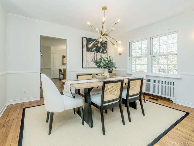 8 Chelsea Drive, Port Washington, NY 11050