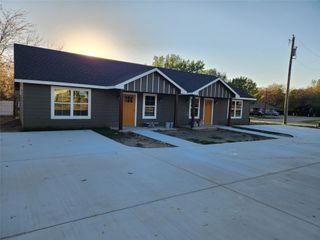 307 W Lampasas Street A, Ennis, TX 75119
