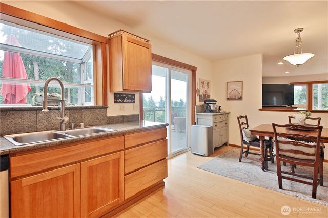 3673 Kingston Court, Clinton, WA 98236