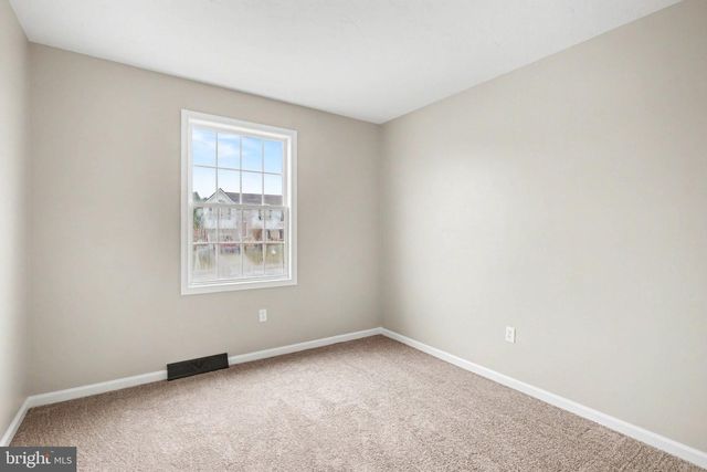 17 MASON DIXON DR, Littlestown, PA 17340