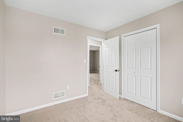 17 MASON DIXON DR, Littlestown, PA 17340