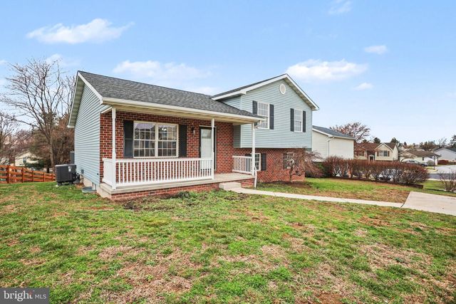 17 MASON DIXON DR, Littlestown, PA 17340