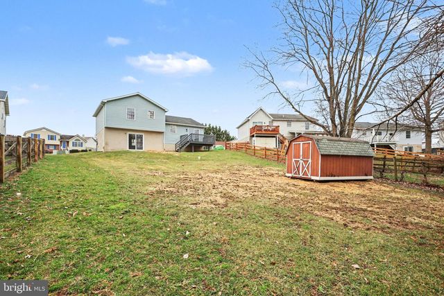 17 MASON DIXON DR, Littlestown, PA 17340