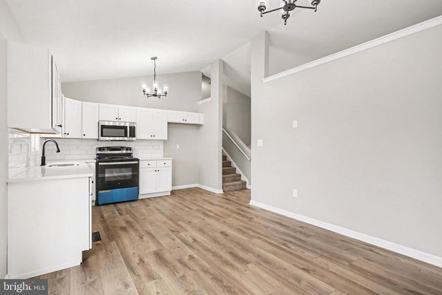 17 MASON DIXON DR, Littlestown, PA 17340