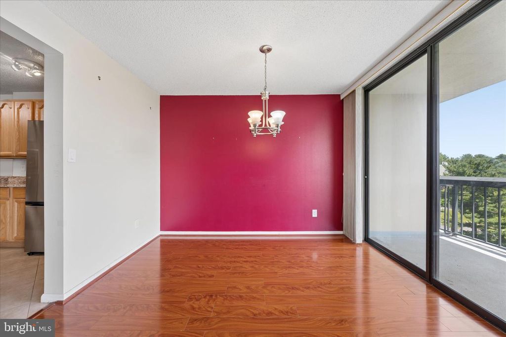 Image 16 of property listing at 7401 WESTLAKE TER #607, Bethesda, MD 20817