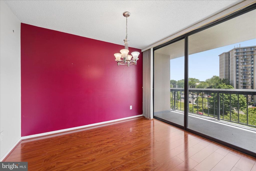 Image 17 of property listing at 7401 WESTLAKE TER #607, Bethesda, MD 20817