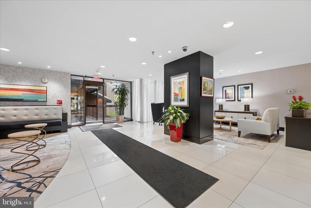 Image 42 of property listing at 7401 WESTLAKE TER #607, Bethesda, MD 20817
