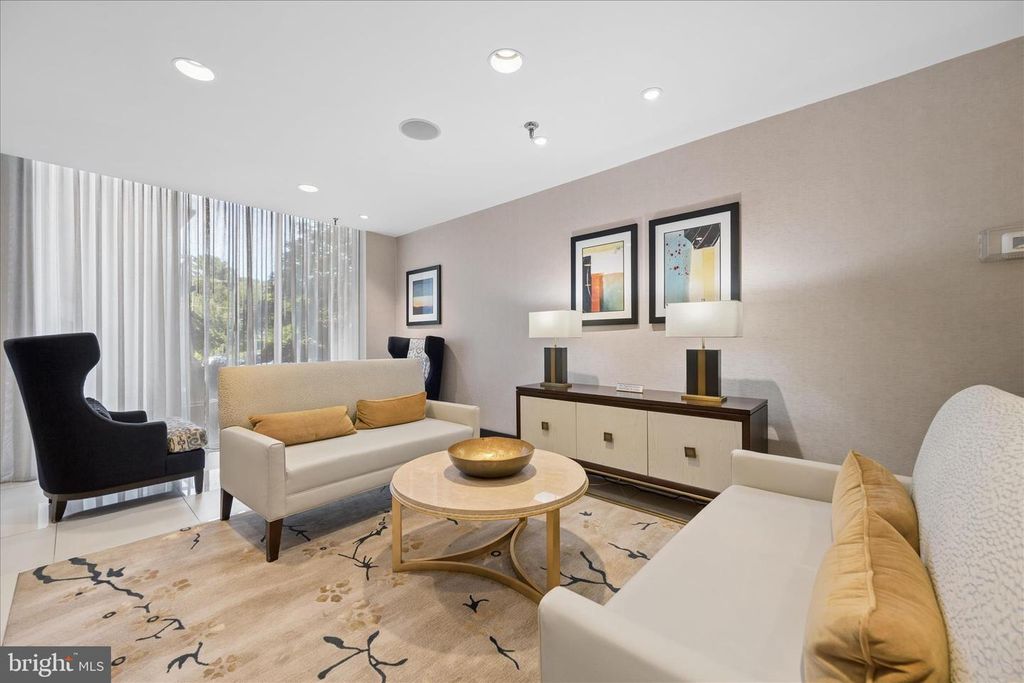 Image 43 of property listing at 7401 WESTLAKE TER #607, Bethesda, MD 20817