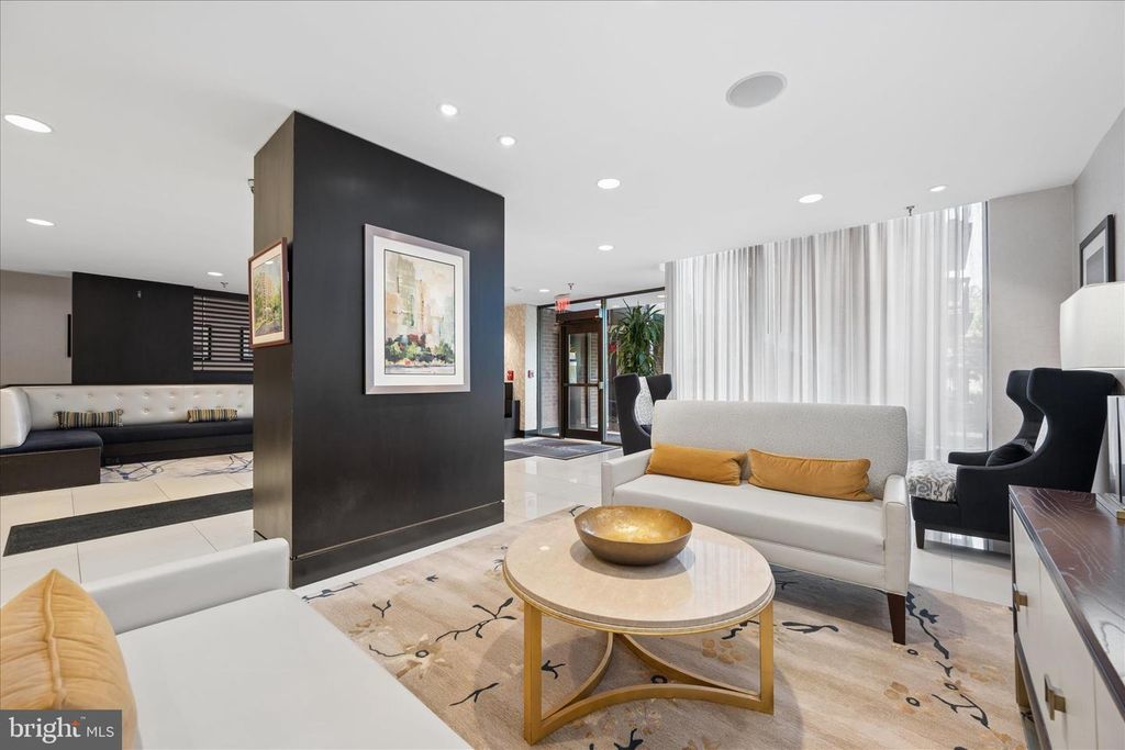 Image 44 of property listing at 7401 WESTLAKE TER #607, Bethesda, MD 20817
