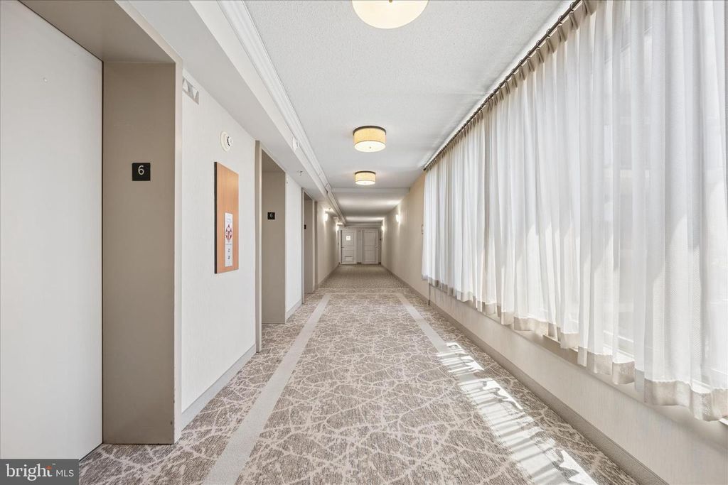 Image 5 of property listing at 7401 WESTLAKE TER #607, Bethesda, MD 20817