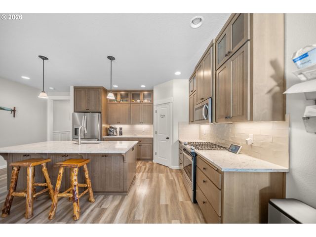 12089 TOLSTRUP Dr, Oregon City, OR 97045