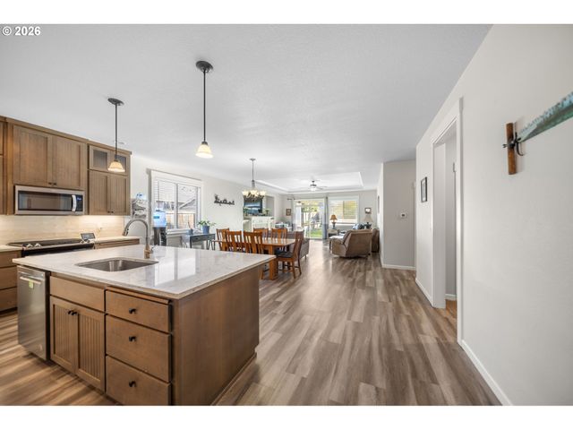 12089 TOLSTRUP Dr, Oregon City, OR 97045