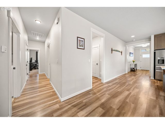 12089 TOLSTRUP Dr, Oregon City, OR 97045