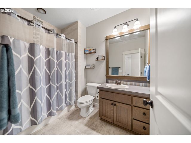 12089 TOLSTRUP Dr, Oregon City, OR 97045