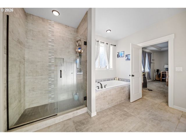 12089 TOLSTRUP Dr, Oregon City, OR 97045