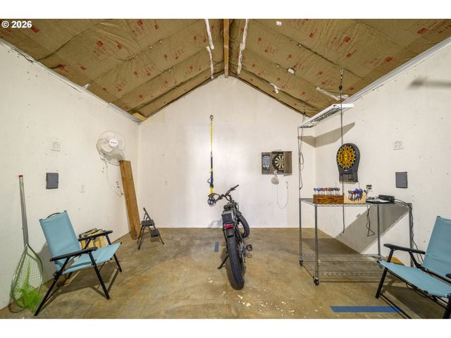 12089 TOLSTRUP Dr, Oregon City, OR 97045