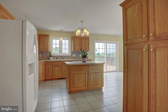 1724 BELL AVE, Chambersburg, PA 17202
