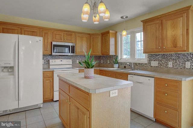 1724 BELL AVE, Chambersburg, PA 17202