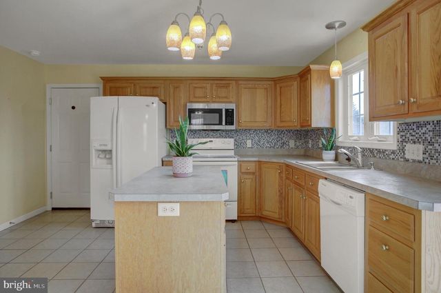 1724 BELL AVE, Chambersburg, PA 17202