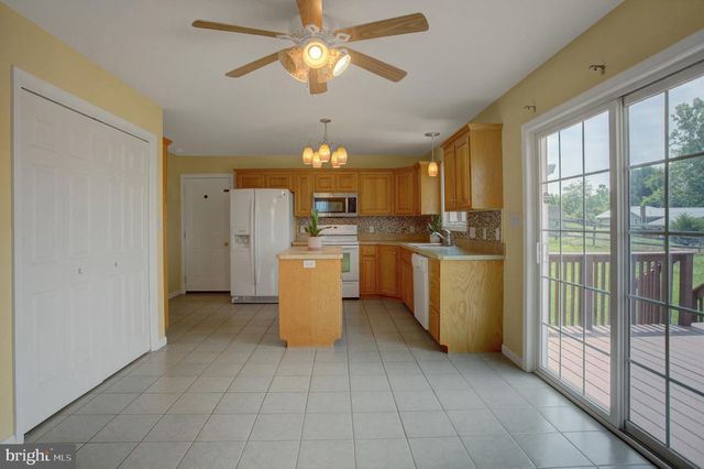 1724 BELL AVE, Chambersburg, PA 17202
