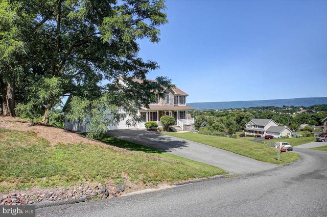 1724 BELL AVE, Chambersburg, PA 17202