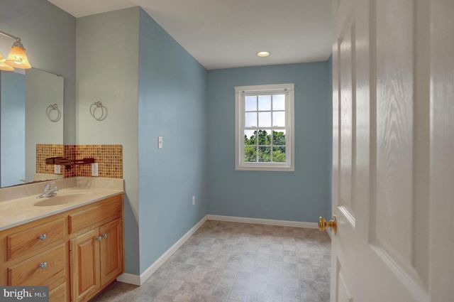 1724 BELL AVE, Chambersburg, PA 17202