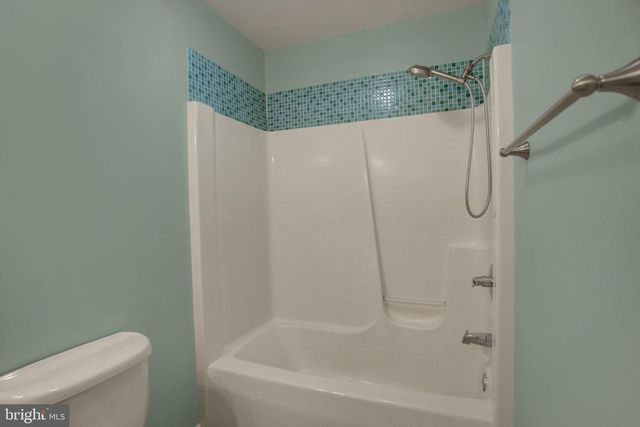 1724 BELL AVE, Chambersburg, PA 17202
