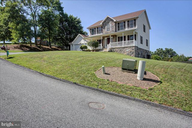 1724 BELL AVE, Chambersburg, PA 17202