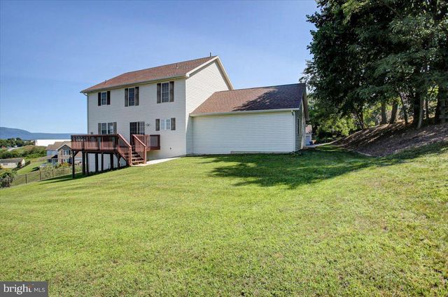 1724 BELL AVE, Chambersburg, PA 17202